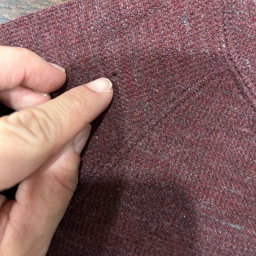 Banana Republic Men's Burgundy Sweater Medium NWT - Picture 3 of 8